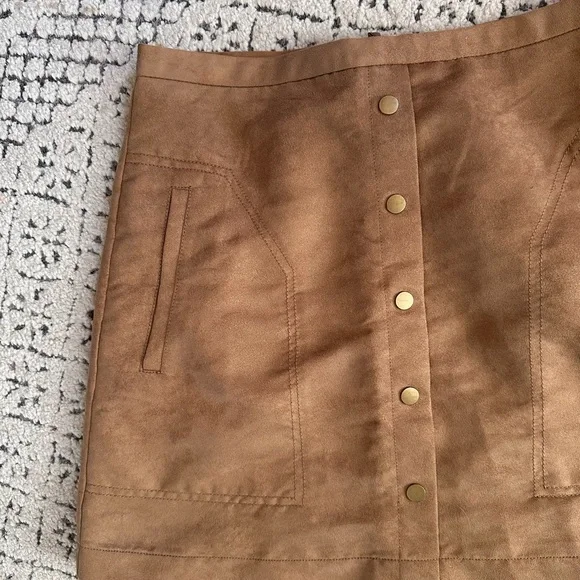 H&M Brown Button-Front Mini Skirt - Picture 3 of 5